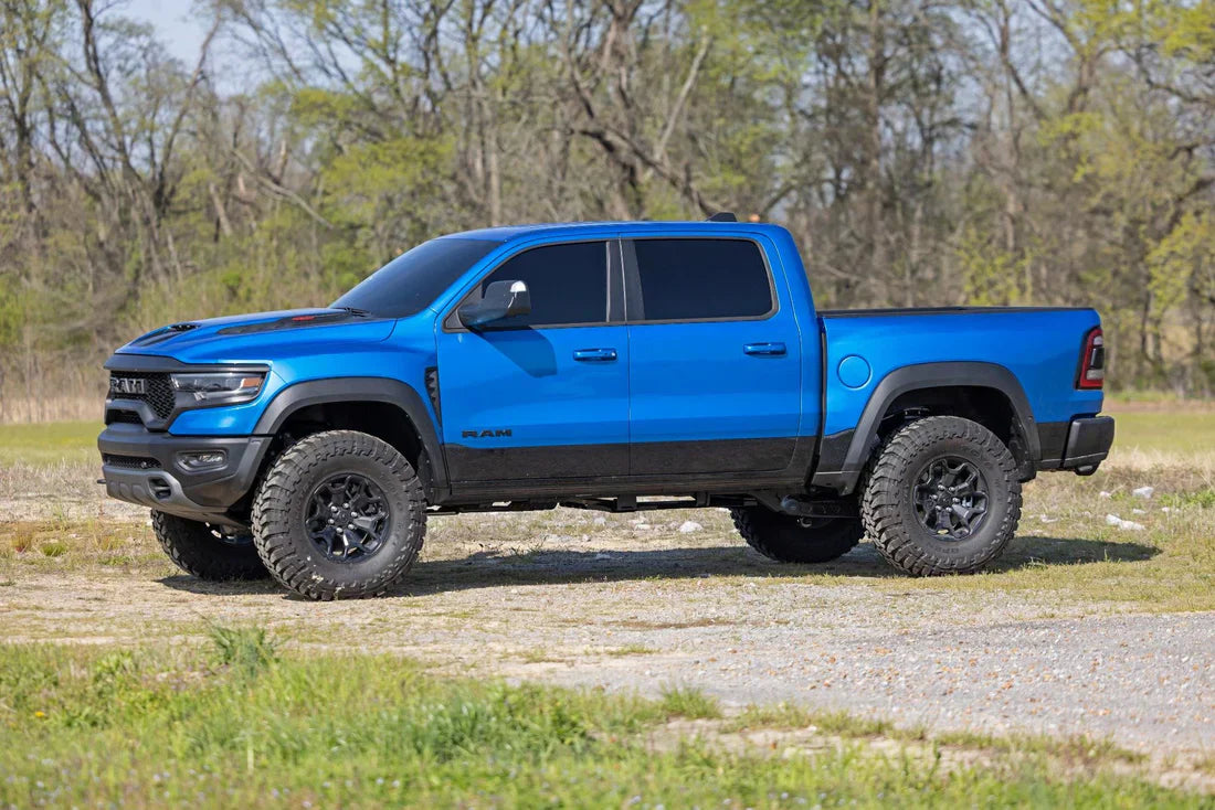 Choosing the Right Rough Country Lift Kit: From Leveling Kits to 8-inch Builds